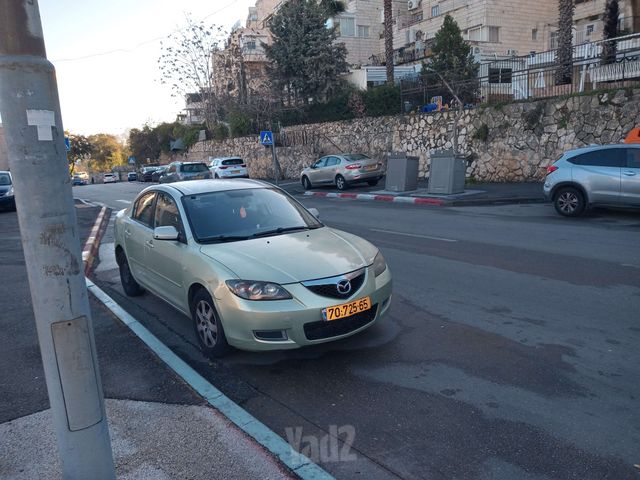 מודעת רכב מאזדה 3