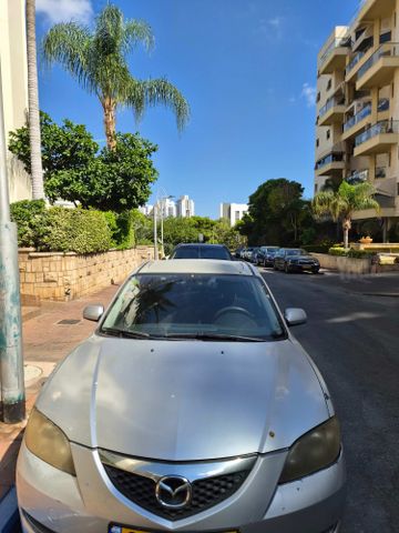 מודעת רכב מאזדה 3