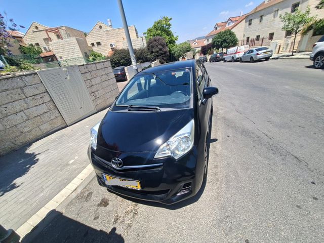 מודעת רכב טויוטה ורסו-S