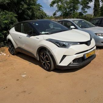 מודעת רכב טויוטה C-HR