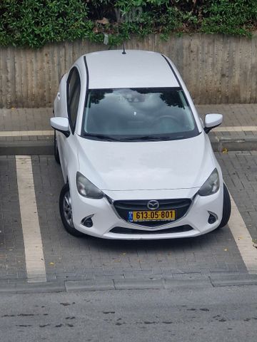 מודעת רכב מאזדה 2