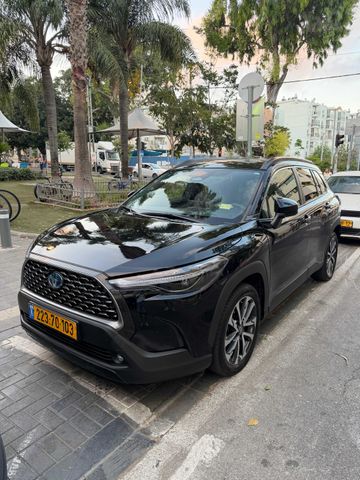 מודעת רכב טויוטה קורולה קרוס