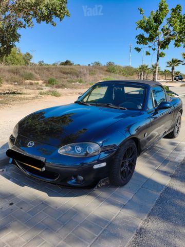 מודעת רכב מאזדה MX-5
