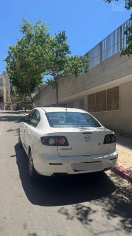 מודעת רכב מאזדה 3