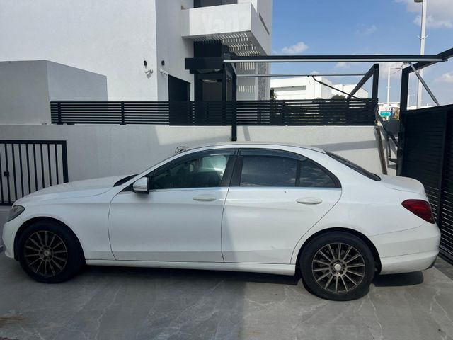 מודעת רכב מרצדס-בנץ C-class