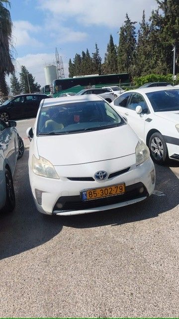 מודעת רכב טויוטה פריוס