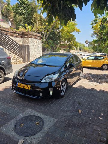מודעת רכב טויוטה פריוס