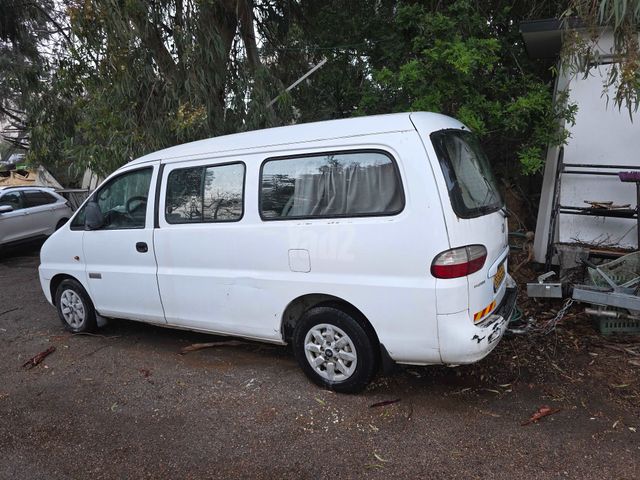 מודעת רכב יונדאי H-1 / i800