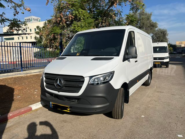מודעת רכב מרצדס-בנץ ספרינטר