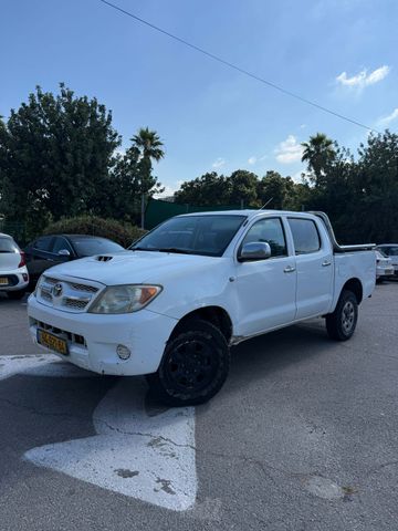 מודעת רכב טויוטה היילקס ויגו