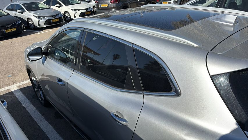 מודעת רכב אם ג'י EHS PHEV