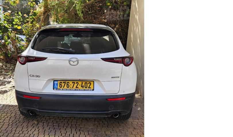 מודעת רכב מאזדה CX-30