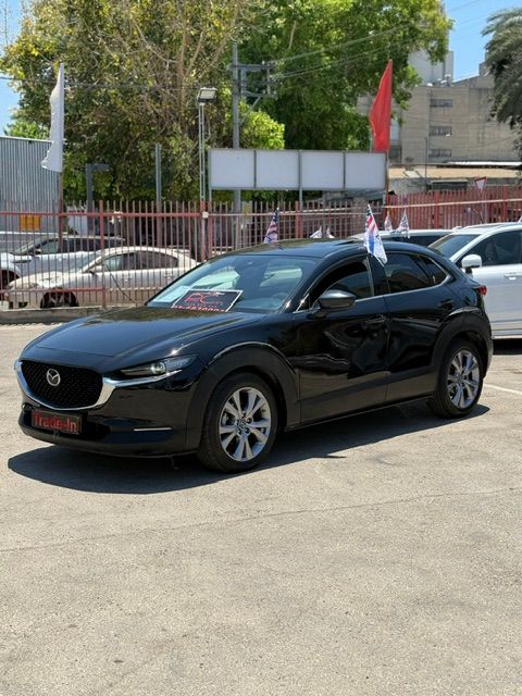 מודעת רכב מאזדה CX-30