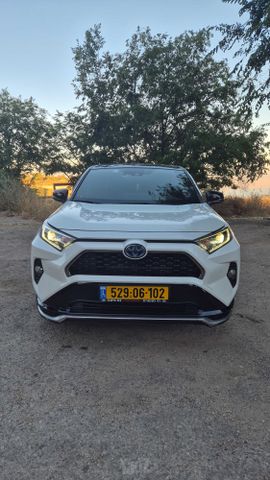 מודעת רכב טויוטה RAV4