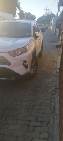 מודעת רכב טויוטה RAV4