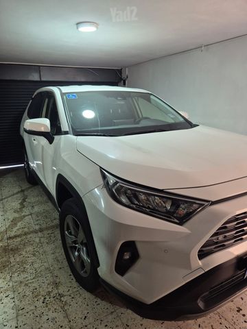 מודעת רכב טויוטה RAV4