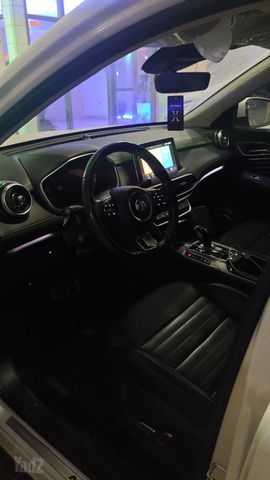 מודעת רכב אם ג'י EHS PHEV