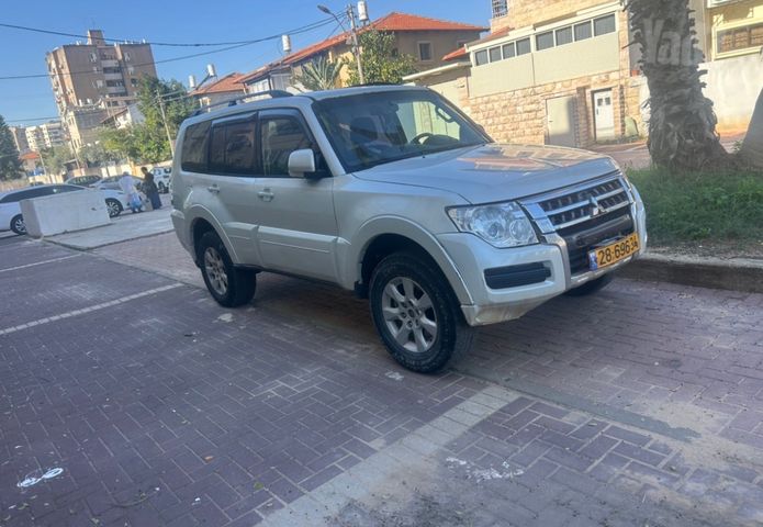 מודעת רכב מיצובישי פג'רו