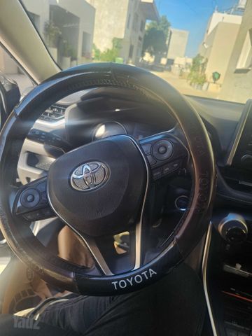 מודעת רכב טויוטה RAV4