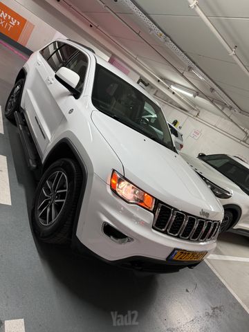 מודעת רכב ג'יפ גרנד צ'ירוקי