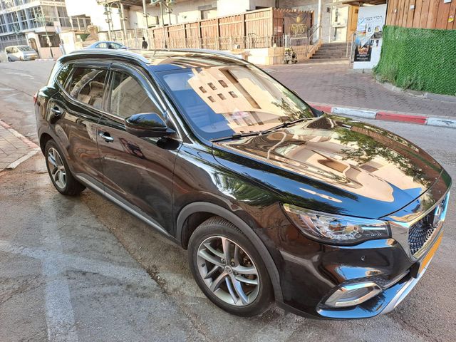מודעת רכב אם ג'י EHS PHEV