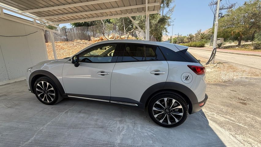 מודעת רכב מאזדה CX-3