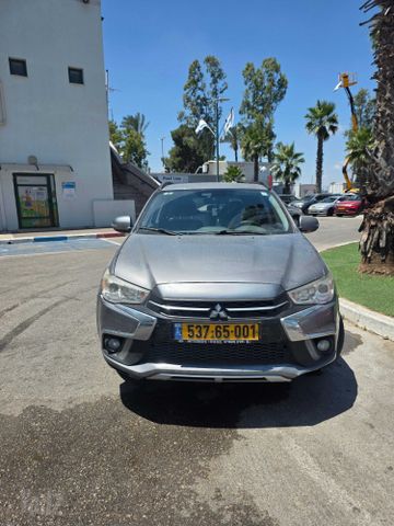 מודעת רכב מיצובישי ASX