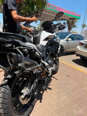 מודעת רכב בנלי TRK502X