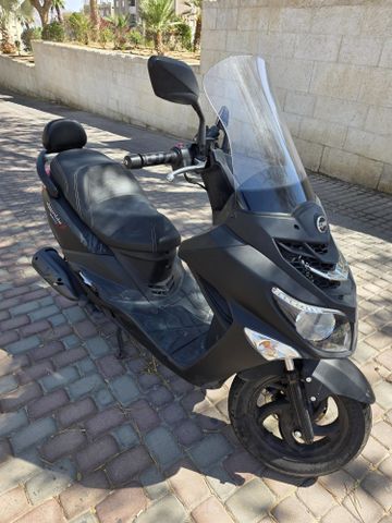 מודעת רכב סאן יאנג ג'וי רייד 200