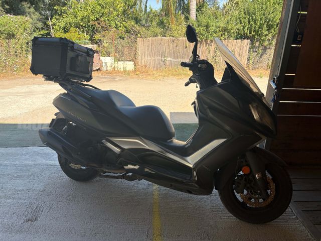 מודעת רכב קימקו דאון-טאון 350