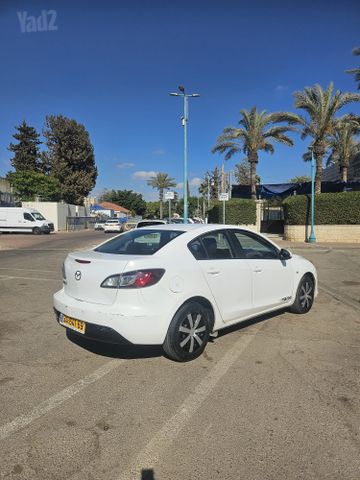 מודעת רכב מאזדה 3