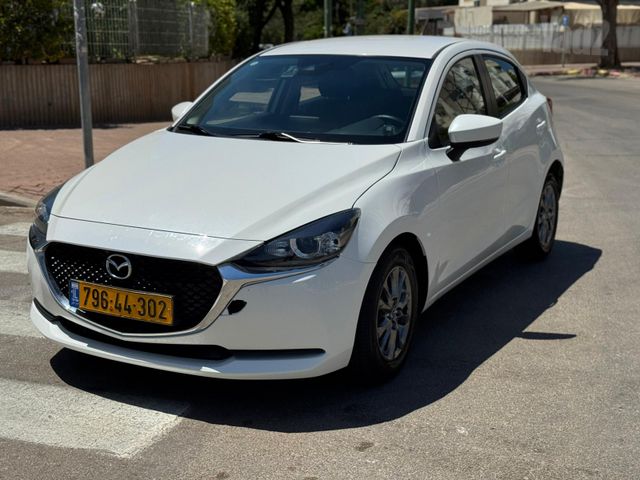 מודעת רכב מאזדה 2