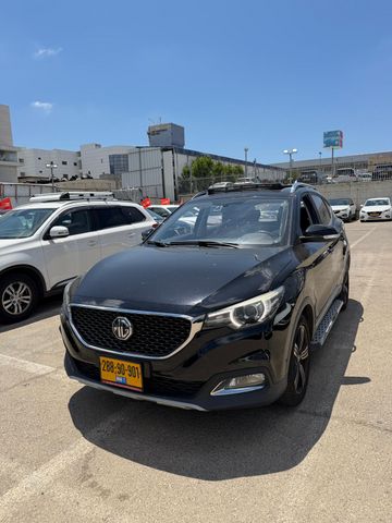 מודעת רכב אם ג'י ZS