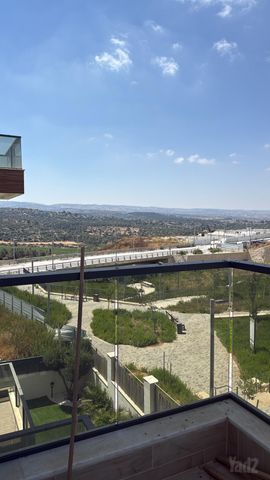האחים 28