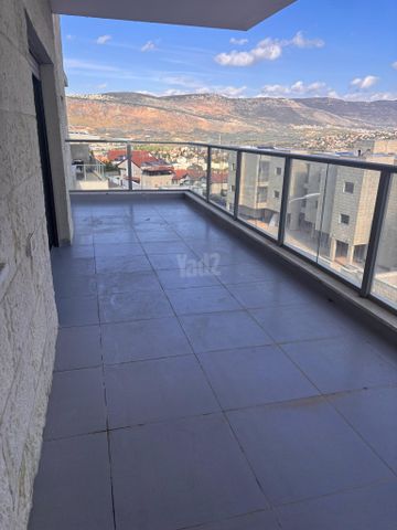 אביב 108