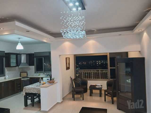 פאר 4