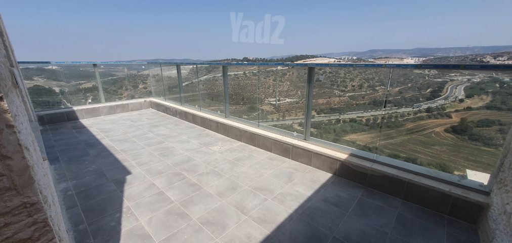 גג/ פנטהאוז למכירה בבית שמש (תיווך) — 4
