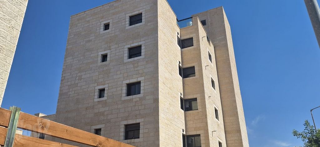 דירה למכירה בירושלים (תיווך) — 4