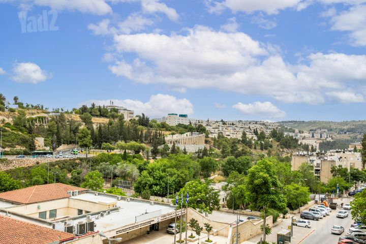 דירה למכירה בירושלים (תיווך) — 3