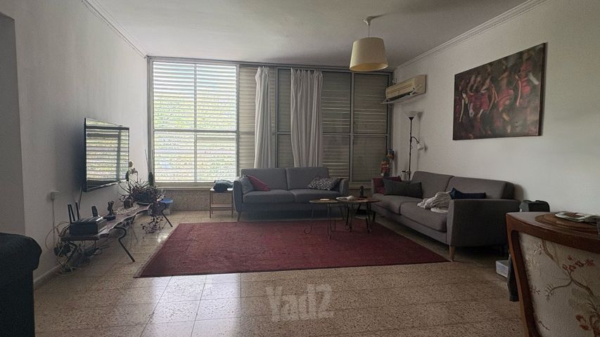הרצליה הירוקה, נווה עובד