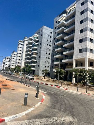 אלי יבלון 13