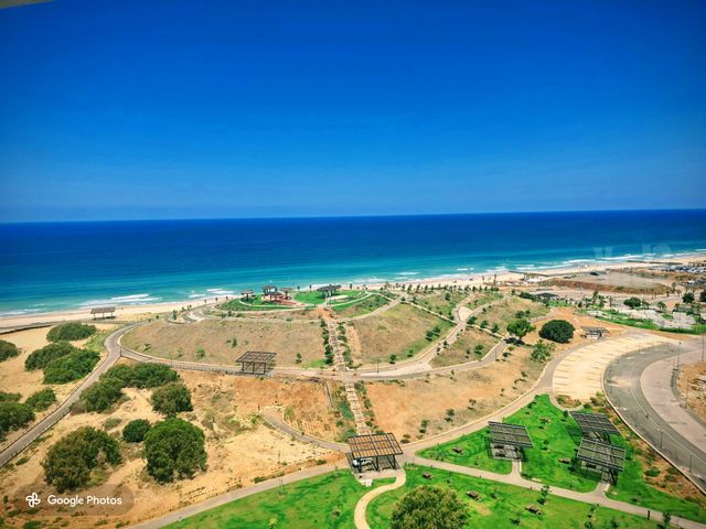 יהורם גאון 2