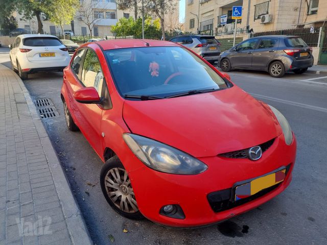 מודעת רכב מאזדה 2