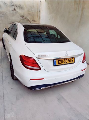 מודעת רכב מרצדס-בנץ E-class