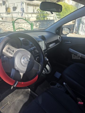 מודעת רכב מאזדה 2