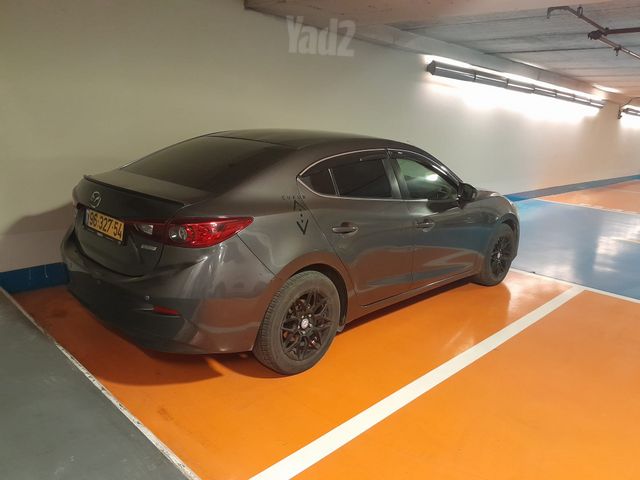 מודעת רכב מאזדה 3