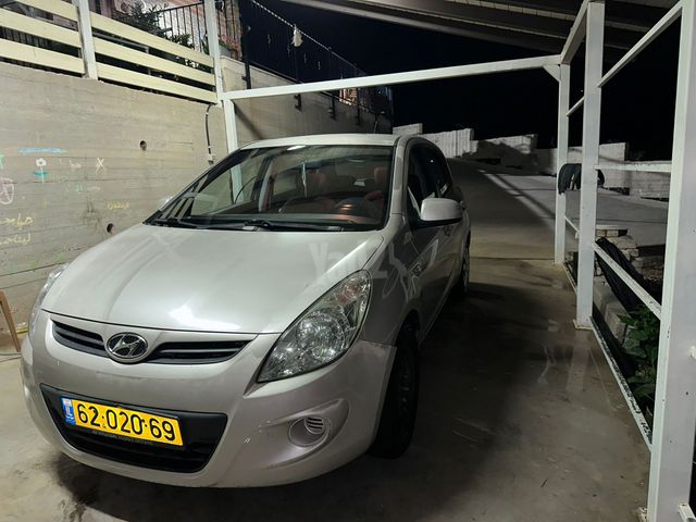 מודעת רכב יונדאי i20