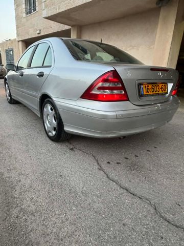מודעת רכב מרצדס-בנץ C-class