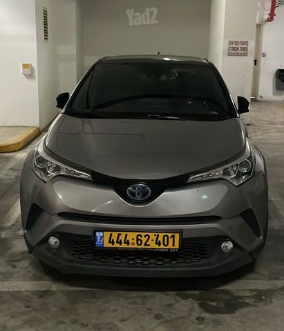 מודעת רכב טויוטה C-HR