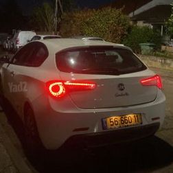 מודעת רכב אלפא רומיאו ג'ולייטה